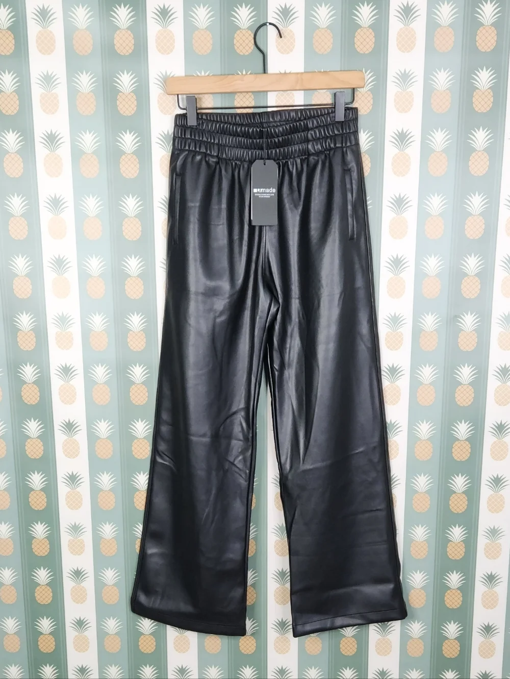 LAmade stylish black